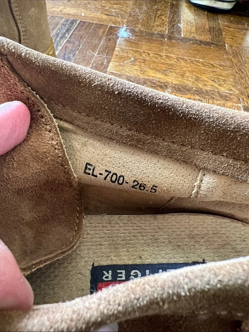 Tommy Hilfiger Men's Tan Suede Chukka Boots